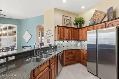 2568 E Alexis Court, Green Valley, AZ 85614 - Photo 6