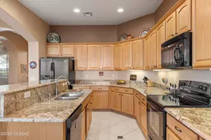 5835 S Atascosa Peak Dr, Green Valley, AZ 85622 - Photo 16