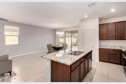 5631 S Ruby Quinn Place, Tucson, AZ 85757 - Photo 10