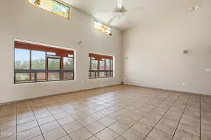 933 W Placita Llovizna, Green Valley, AZ 85614 - Photo 4