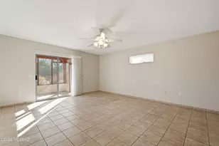 933 W Placita Llovizna, Green Valley, AZ 85614 - Photo 10