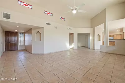 933 W Placita Llovizna, Green Valley, AZ 85614 - Photo 2