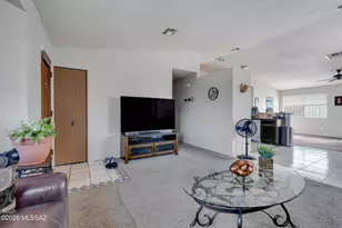 2001 W Burgundy Way, Tucson, AZ 85746 - Photo 8