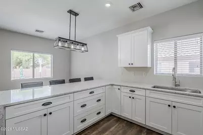 8847 N Moonfire Drive, Tucson, AZ 85743 - Photo 10