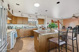 881 N Mountain View Dr, Oracle, AZ 85623 - Photo 8