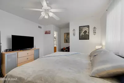 915 N Venice Avenue #APT B, Tucson, AZ 85711 - Photo 18