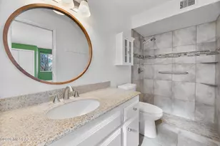 450 E Los Rincones, Green Valley, AZ 85614 - Photo 22