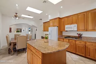 9655 Golden Sun Dr, Oro Valley, AZ 85737 - Photo 12