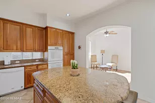 9655 Golden Sun Dr, Oro Valley, AZ 85737 - Photo 14