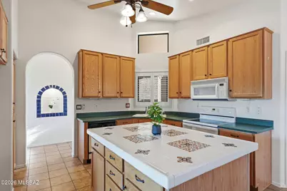 2125 E Cypress Canyon Drive, Green Valley, AZ 85614 - Photo 6