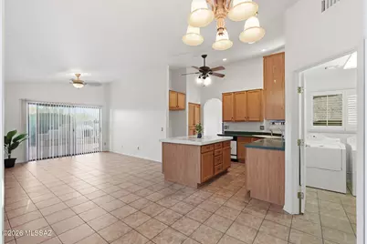 2125 E Cypress Canyon Drive, Green Valley, AZ 85614 - Photo 10