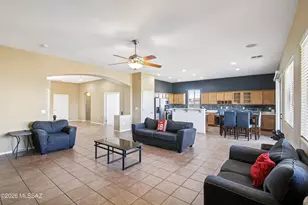 8202 W Calle Sancho Panza, Tucson, AZ 85757 - Photo 2