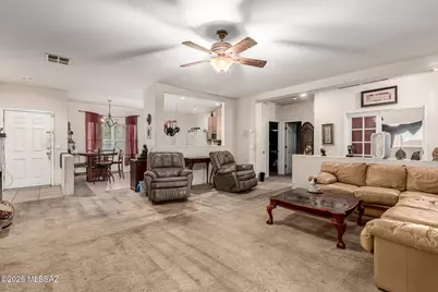 109 E Oracle Oak Street, Sahuarita, AZ 85629 - Photo 2