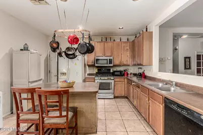 109 E Oracle Oak Street, Sahuarita, AZ 85629 - Photo 10