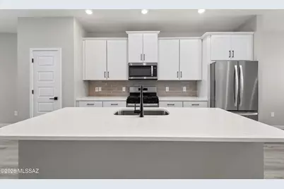 7762 S Wild Prairie Drive, Tucson, AZ 85757 - Photo 4