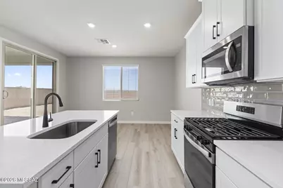 7746 S Wild Prairie Drive, Tucson, AZ 85757 - Photo 4