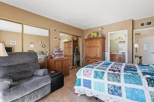 1407 W Camino Calderon, Green Valley, AZ 85622 - Photo 12