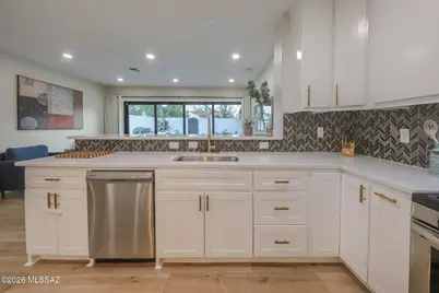 2110 E Grant Road, Tucson, AZ 85719 - Photo 12