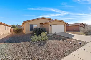 7998 N Siskiyou Dr, Tucson, AZ 85743 - Photo 4