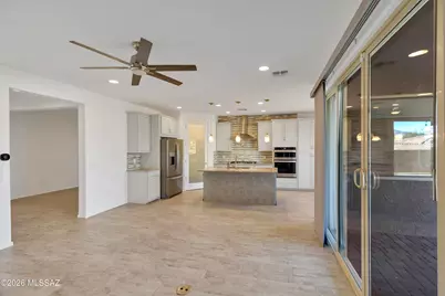 10237 E Iron Horse Trail, Tucson, AZ 85747 - Photo 4