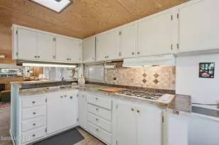 241 W Matterhorn St, Oro Valley, AZ 85737 - Photo 10