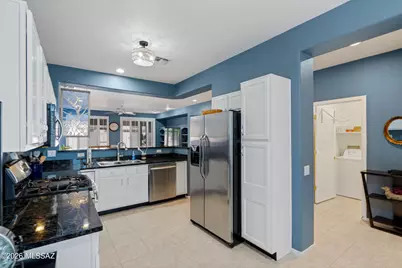 9513 N Twinkling Shadows Way, Tucson, AZ 85743 - Photo 8