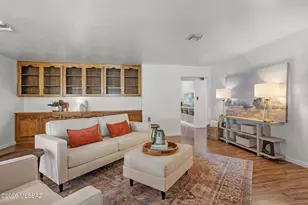 6939 E Crestline Dr, Tucson, AZ 85715 - Photo 4