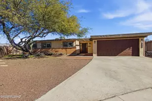 8645 E Bellevue Pl, Tucson, AZ 85715 - Photo 2