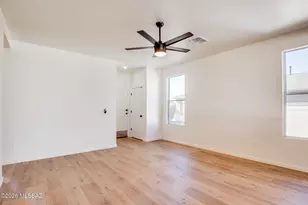 8296 W Razorbill Dr, Tucson, AZ 85757 - Photo 8