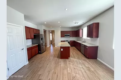 8375 N Ponderosa Pine Place, Tucson, AZ 85743 - Photo 12