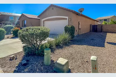 8375 N Ponderosa Pine Place, Tucson, AZ 85743 - Photo 2