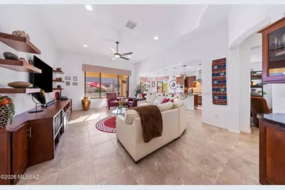 2396 E Sky Creek Drive, Green Valley, AZ 85614 - Photo 10