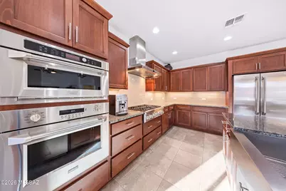 2396 E Sky Creek Drive, Green Valley, AZ 85614 - Photo 16