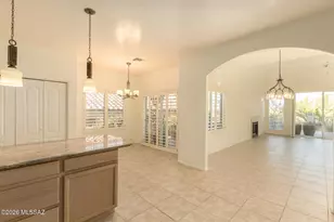 10006 N Bighorn Butte Dr, Tucson, AZ 85737 - Photo 14