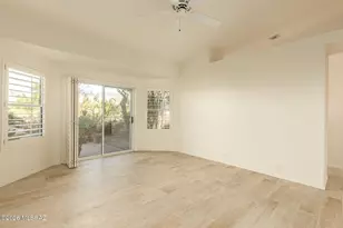 10006 N Bighorn Butte Dr, Tucson, AZ 85737 - Photo 16