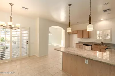 10006 N Bighorn Butte Drive, Tucson, AZ 85737 - Photo 12