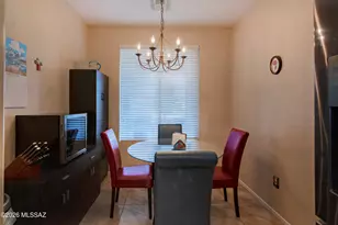 542 W Astruc Dr, Green Valley, AZ 85614 - Photo 10