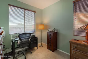 542 W Astruc Dr, Green Valley, AZ 85614 - Photo 16