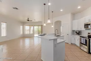 12576 N Gentle Rain Dr, Marana, AZ 85658 - Photo 18