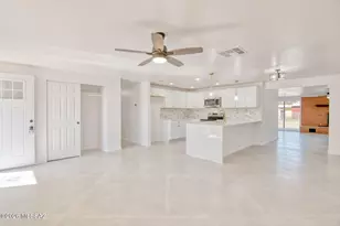 318 W Hatfield St, Tucson, AZ 85706 - Photo 2