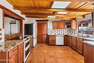 8711 N Aspen Ave, Tucson, AZ 85704 - Photo 14