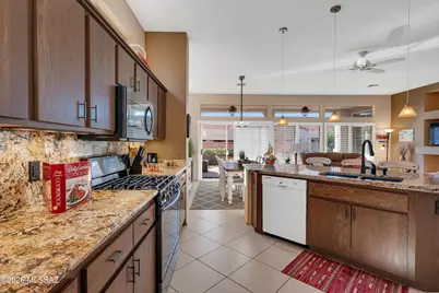2330 E Montrose Canyon Drive, Oro Valley, AZ 85755 - Photo 12