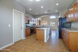 8428 N Red Rock Ridge Ct, Tucson, AZ 85742 - Photo 10