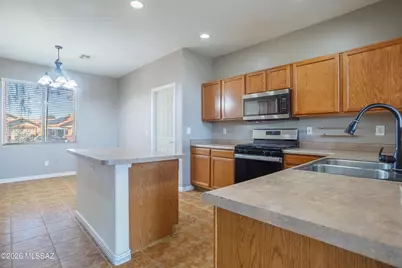 8428 N Red Rock Ridge Court, Tucson, AZ 85742 - Photo 14