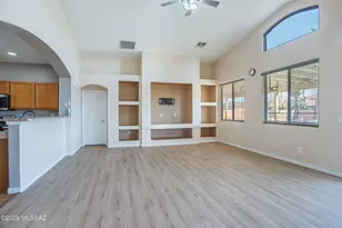 8428 N Red Rock Ridge Ct, Tucson, AZ 85742 - Photo 6