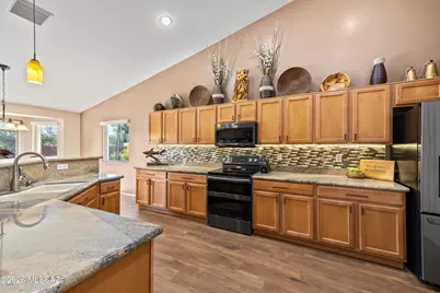 9305 S Wrens Roost Court, Tucson, AZ 85756 - Photo 10