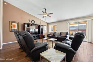 9305 S Wrens Roost Ct, Tucson, AZ 85756 - Photo 4