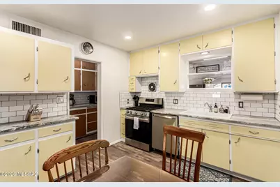 1501 N Cloverland Avenue, Tucson, AZ 85712 - Photo 10