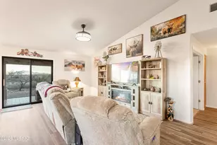 5230 E Pioneer Ln, Hereford, AZ 85615 - Photo 6