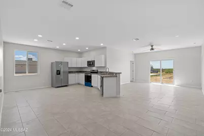 155 S Montgomery Avenue, Corona de Tucson, AZ 85641 - Photo 2